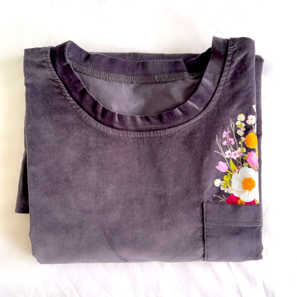 Gray T-Shirt with flower print